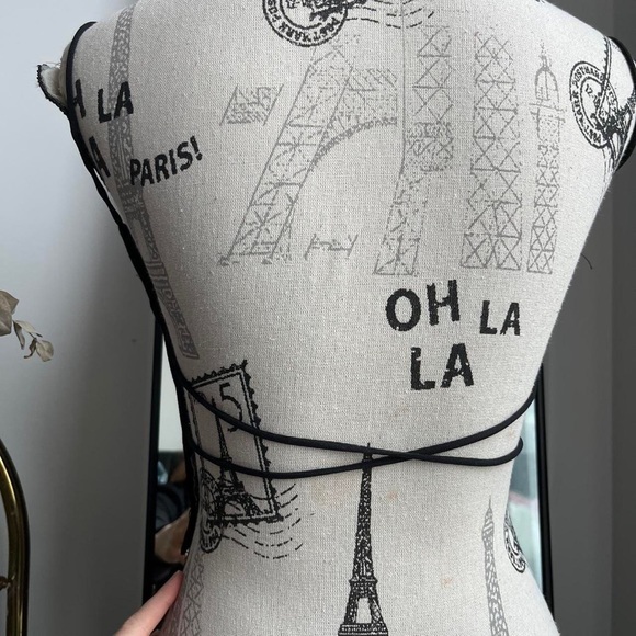 Brandy Melville open back crisscross top - Picture 3 of 7